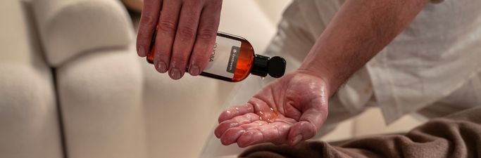 Top 5 Neutrale Massageoliën voor Professioneel Gebruik